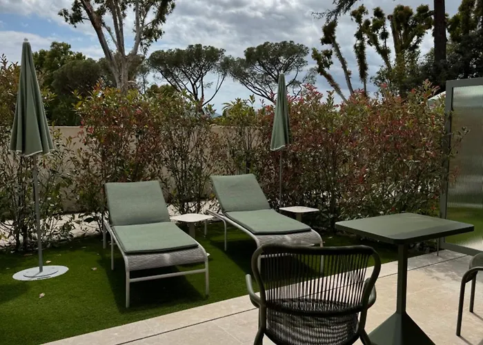 Chateau Rose Golfe De Saint Tropez-grimaud 4* Grimaud