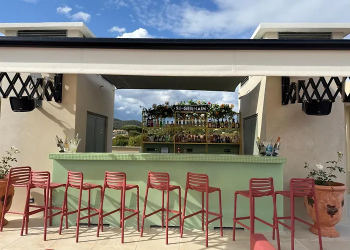 Chateau Rose Golfe De Saint Tropez-grimaud 4* 그리모